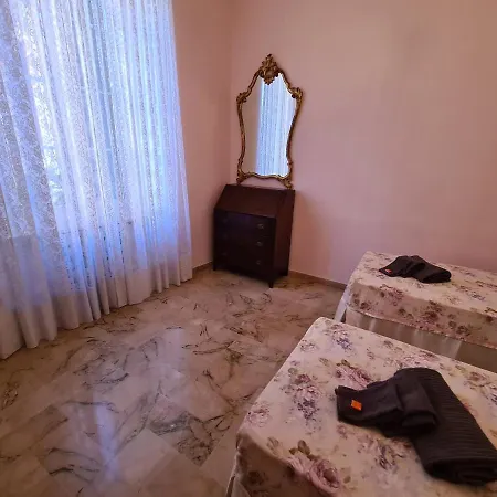 Apartment Santa Margherita In Caruggio By Portofinovacanze